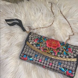 embroidered floral purse/clutch/wristlet
